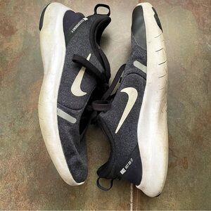 Nike flex sneakers women’s sz 6 wide
